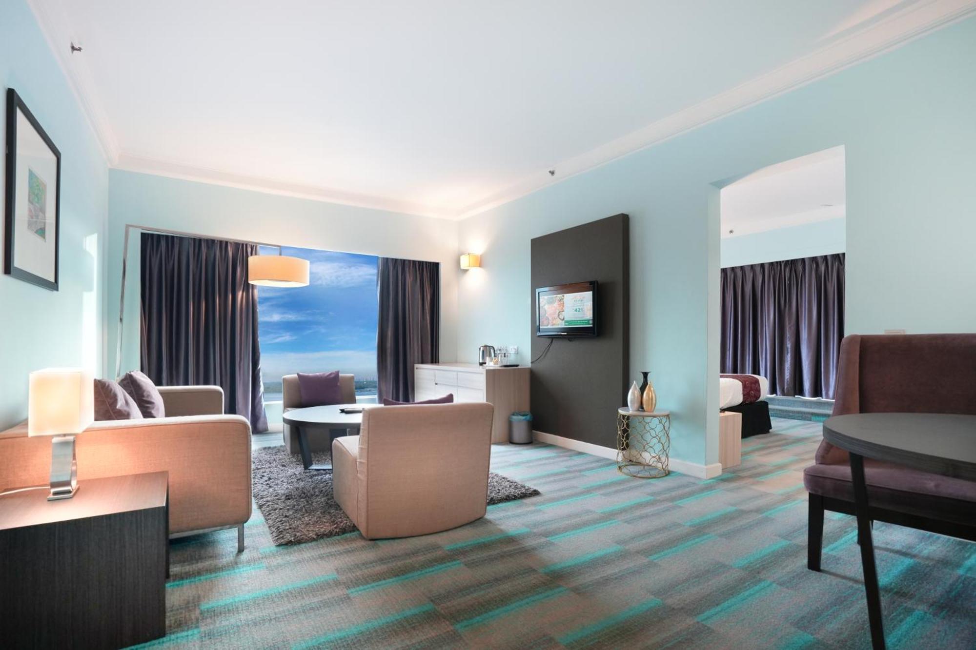 Thistle Джохор-Бару Екстер'єр фото Suite